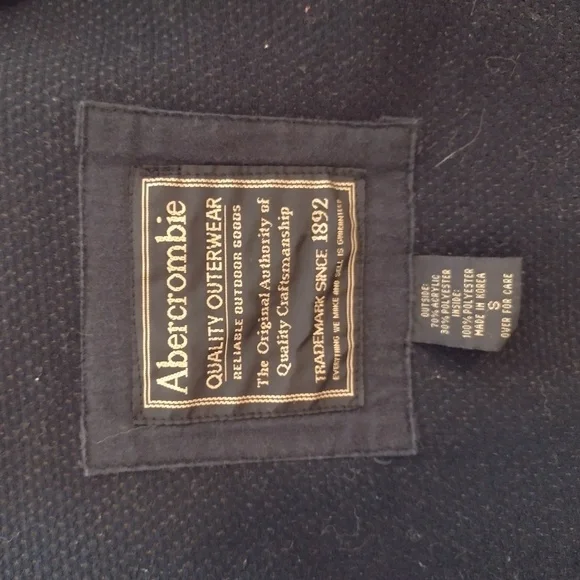 Abercrombie and Fitch Sherpa Vest - Picture 9 of 10